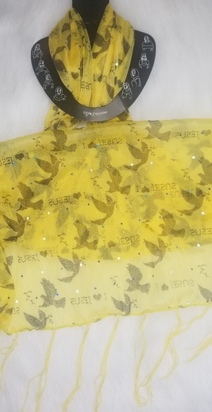 2/12  Scarf - Picture 1 of 6